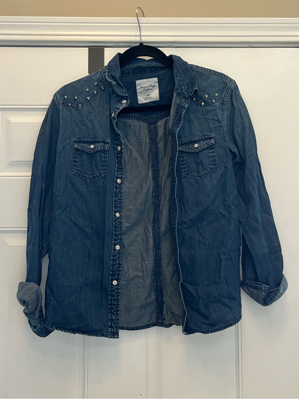 American Eagle Outfitters Women's Denim Button Down Shirt Size Small